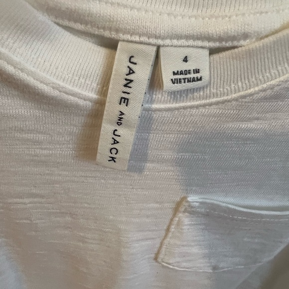 Janie and Hack whit pocket T-shirt - Picture 3 of 5